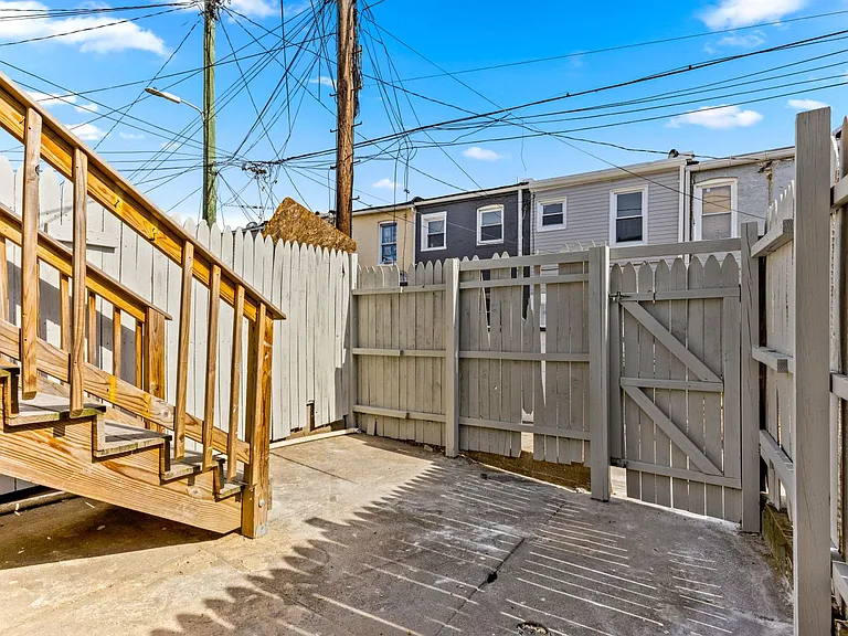 233 N Rose St — Photo 34