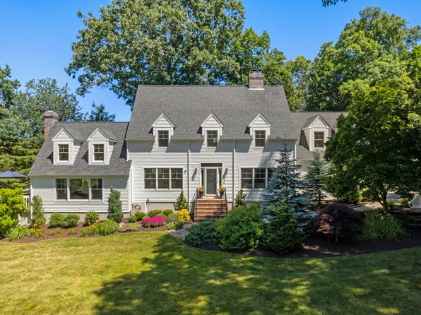 39 Lovers Lane, Madison, CT 06443