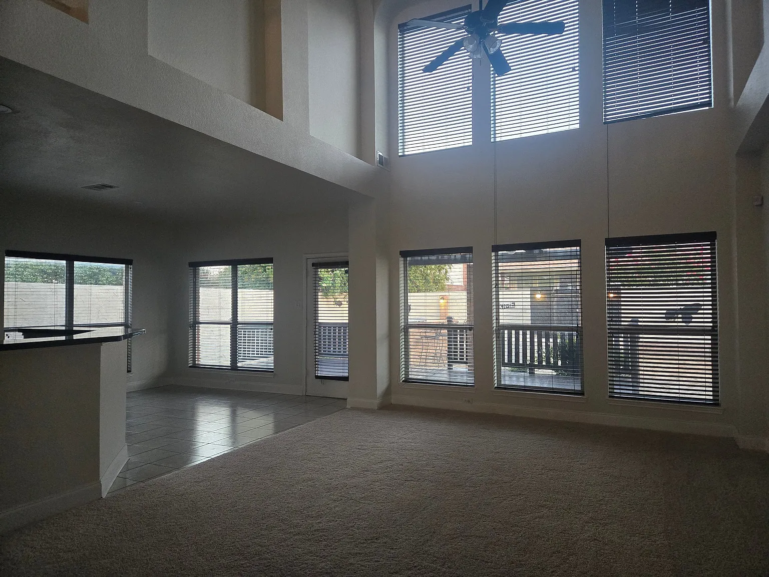 Luxury 4 br/3.5 bath 4100 sq ft home — Photo 2