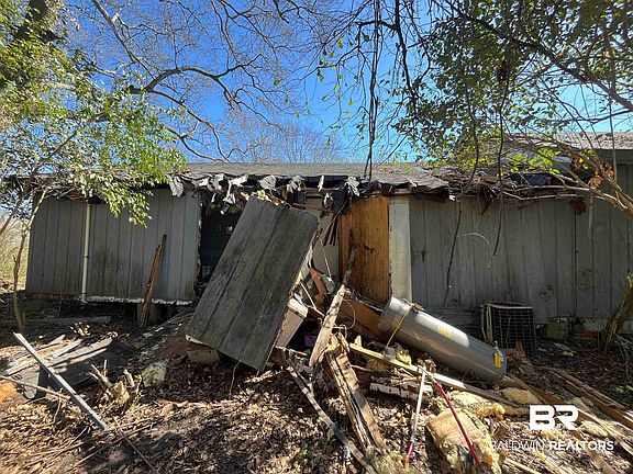 5th image of 108 Powell Ave