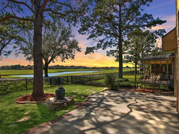 16215 Zinnia Dr, Houston, TX 77095