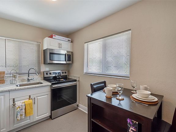 5th image of 441 NW 7th Ter #1-5