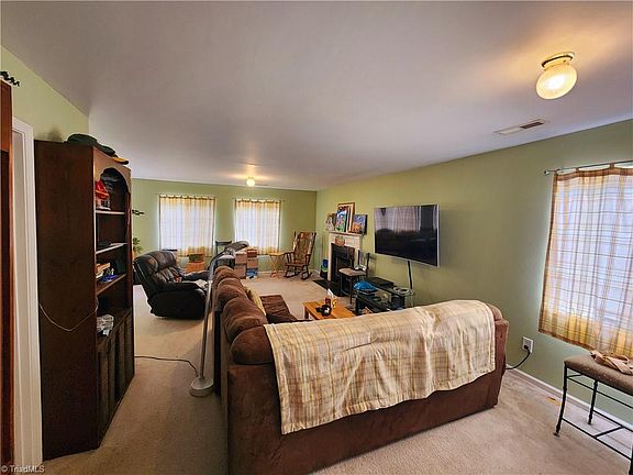 2nd image of 1138 Edinburgh Dr