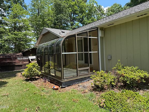 4th image of 102 Pebblebrook Dr