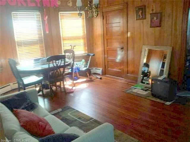3 bed, 1.5 bath, 1350 sqft, $1,975 — Photo 3