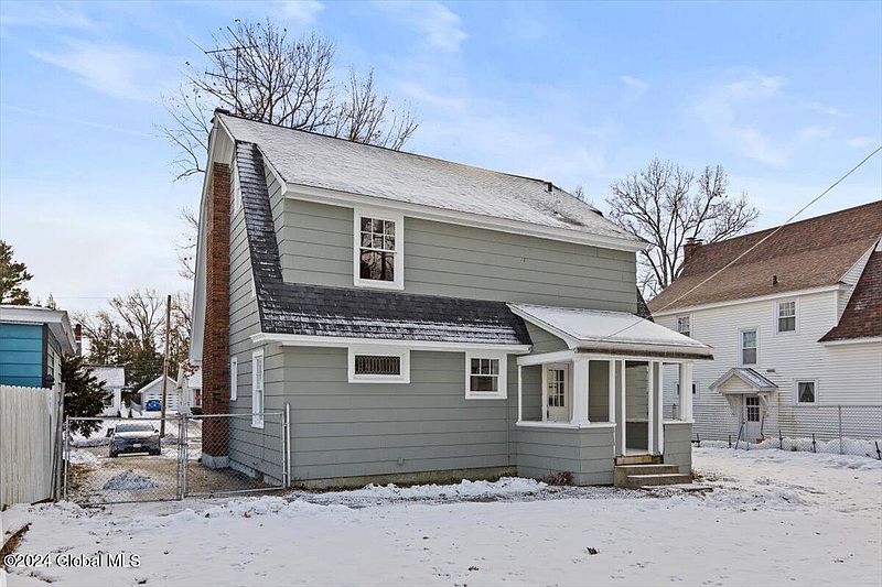 4th image of 181 1st Avenue