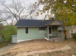 208 Maywood Ave, Creve Coeur, IL