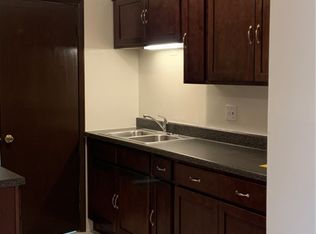 2016 10th St APT 102, Waukegan, IL 60085