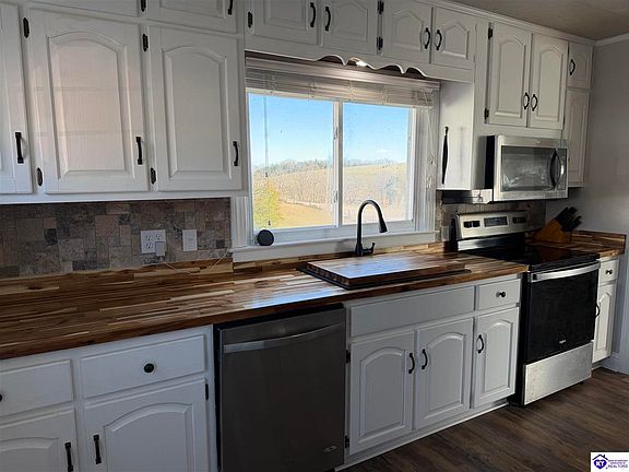 5th image of 4415 N Loretto Rd