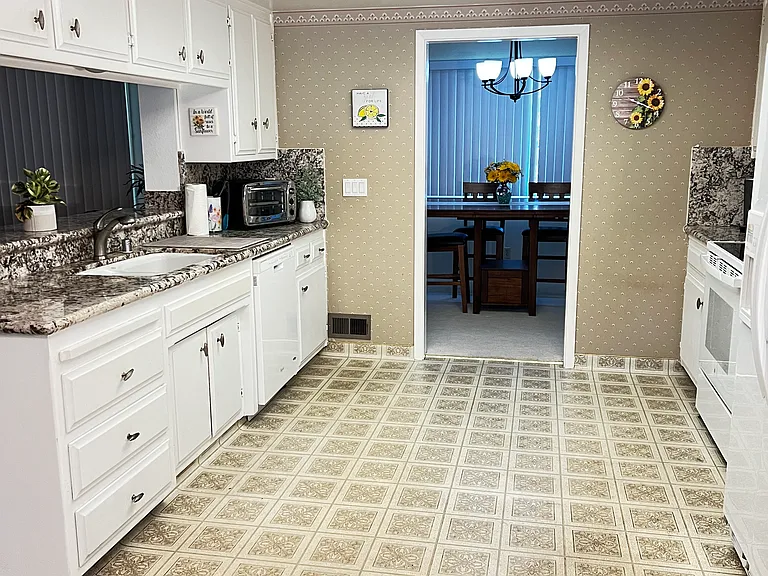 2851 Royal Palm Way — Photo 24