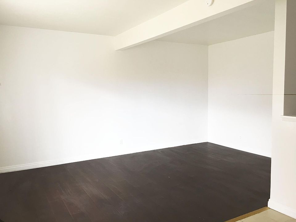 2nd image of 1828 W Sumac Ln APT 4