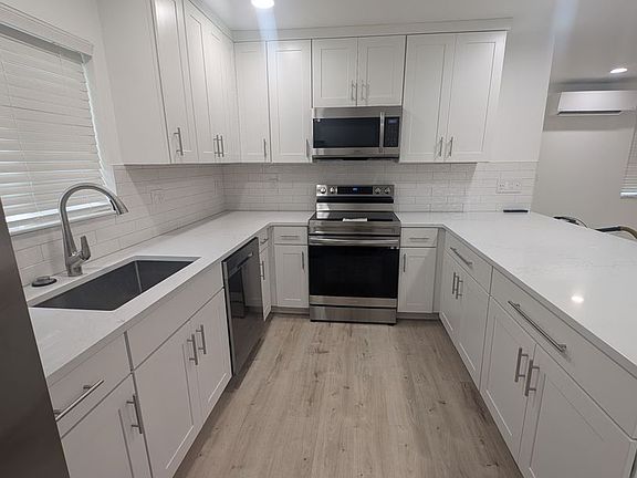 3rd image of 3991 Division Ave W