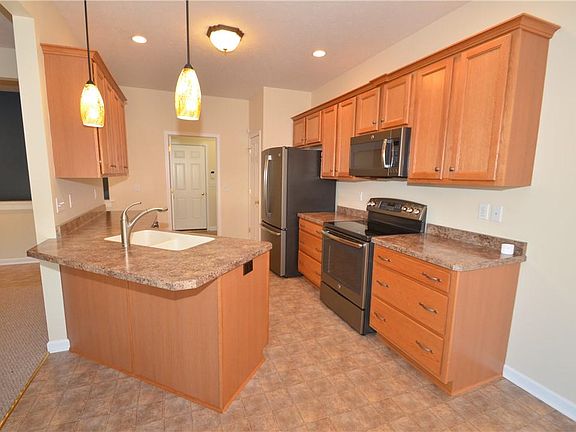 5th image of 14 Spotts Cir