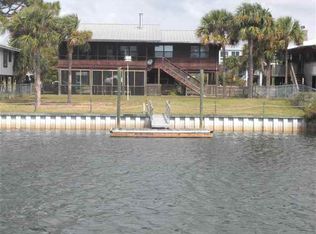 105 Walker Creek Dr, Crawfordville, FL 32327
