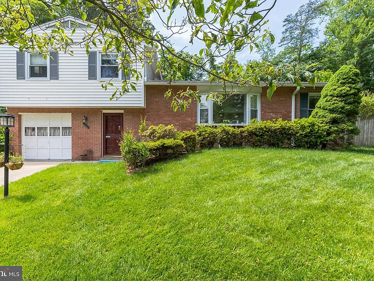 7011 Hadlow Dr — Photo 35