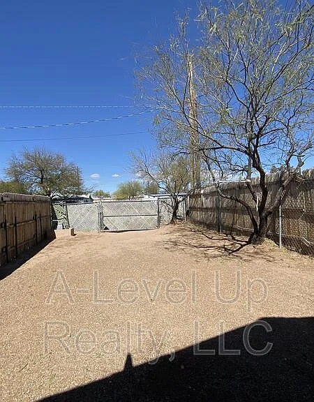 3909 S 14th Ave #3 — Photo 17