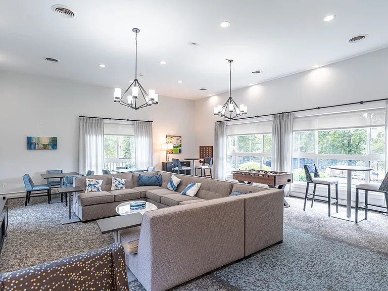 Shrewsbury Commons — Photo 10