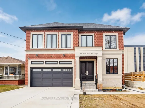 300 Cornelius Pkwy, Toronto, ON M3K 1T8