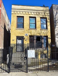 637 N Avers Ave, Chicago, IL, 60624