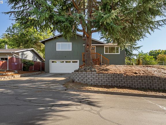 3rd image of 2197 Del Mar Dr