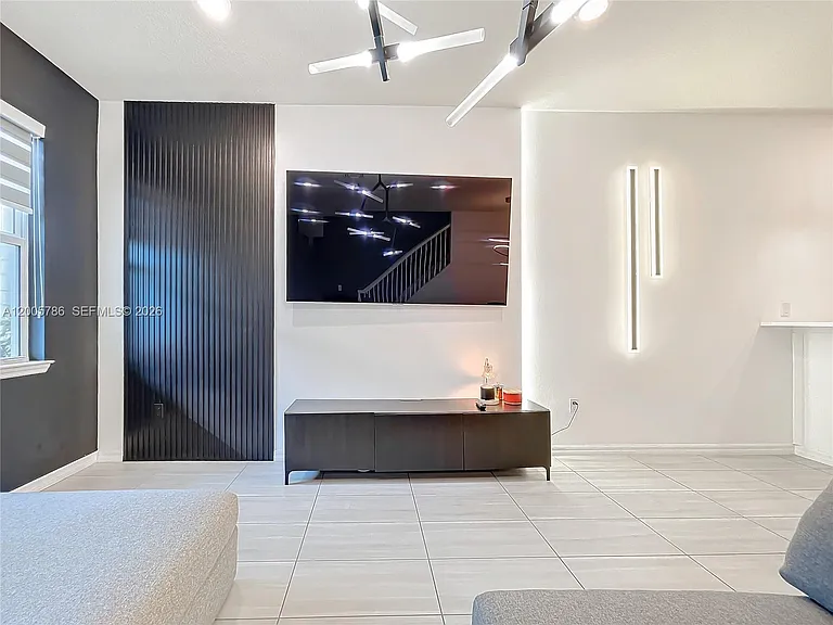 5040 Eucalyptus Dr #2 — Photo 11