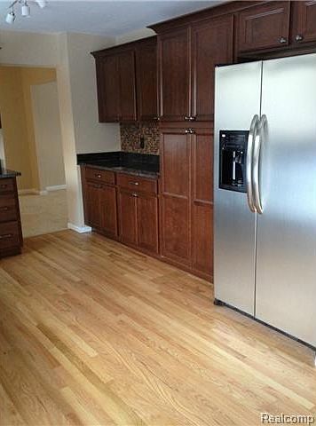 1st image of 5048 Langlewood Dr