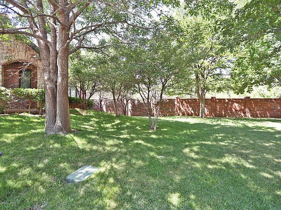 3rd image of 6 Willow Bridge Dr