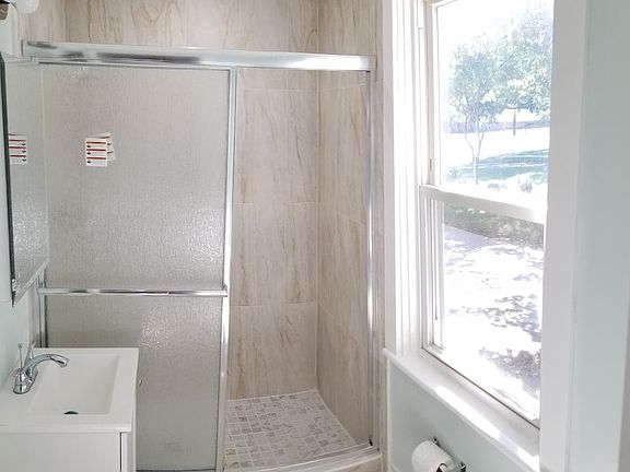 4th image of 172 Centre Ave #3