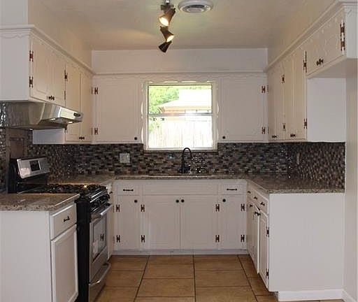 4th image of 2233 N Keeton Ave