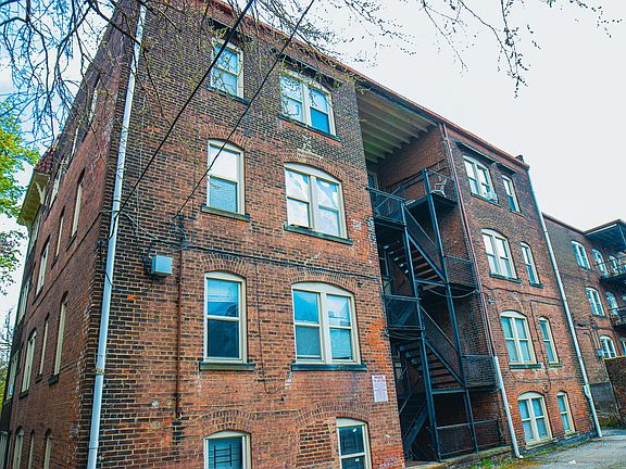 3rd image of 2625 Euclid Heights Blvd APT 3