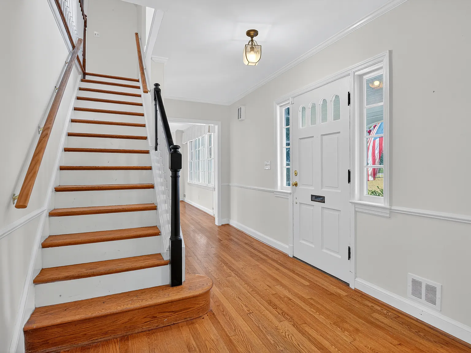 5 bed, 2.5 bath, 2736 sqft, $5,350 — Photo 3