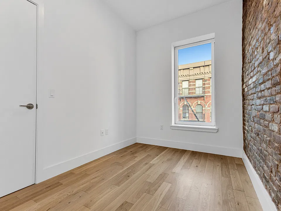 143 Ludlow St #6B