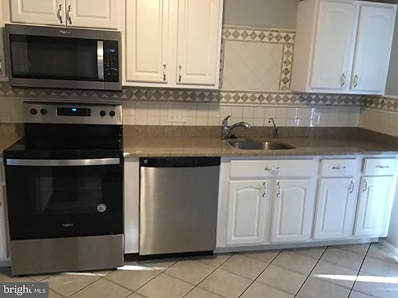 2nd image of 814 Narrowleaf Dr