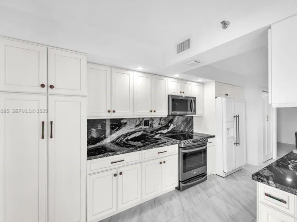 4000 Towerside Ter APT 1807, Miami, FL 33138