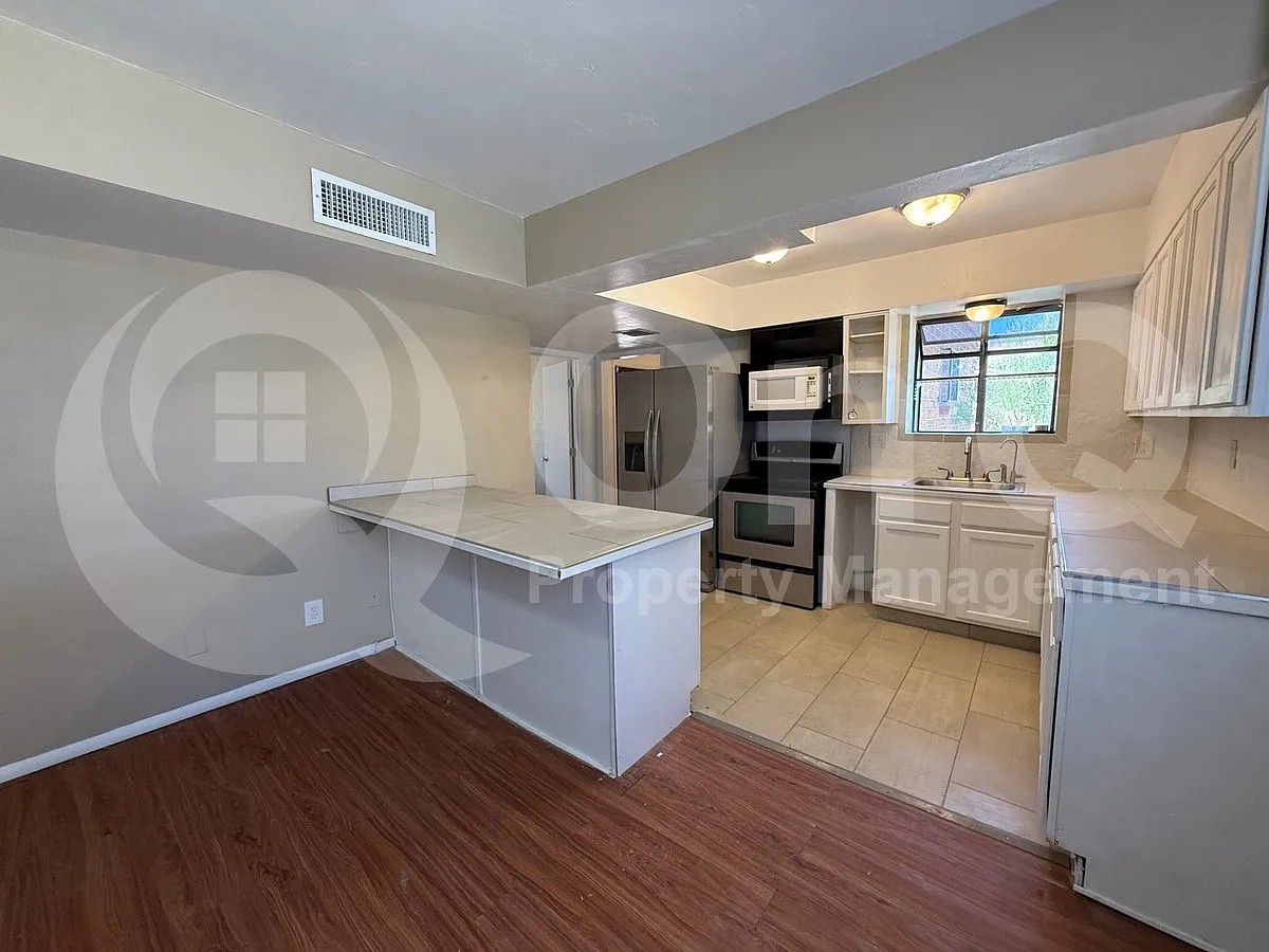 3 bed, 2.0 bath, 1755 sqft, $1,849 — Photo 4
