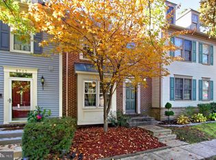 8705 Stone Hill Pl, Springfield, VA 22153