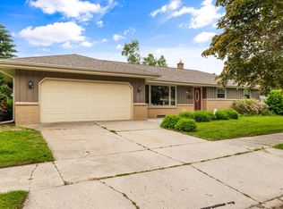 1635 N 21st St, Manitowoc, WI 54220