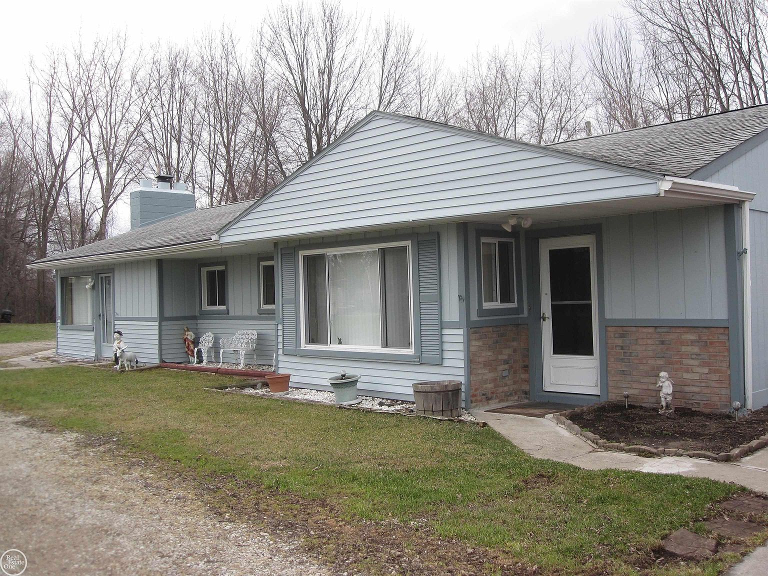 にひひ 9316 Dixie Hwy, Ira, MI 48023 | Zillow
