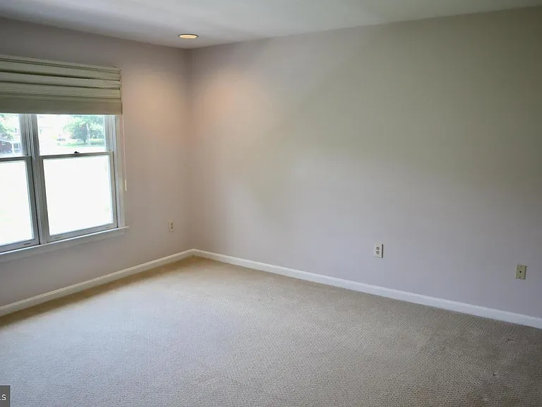 17105 Thatcher Ct — Photo 21