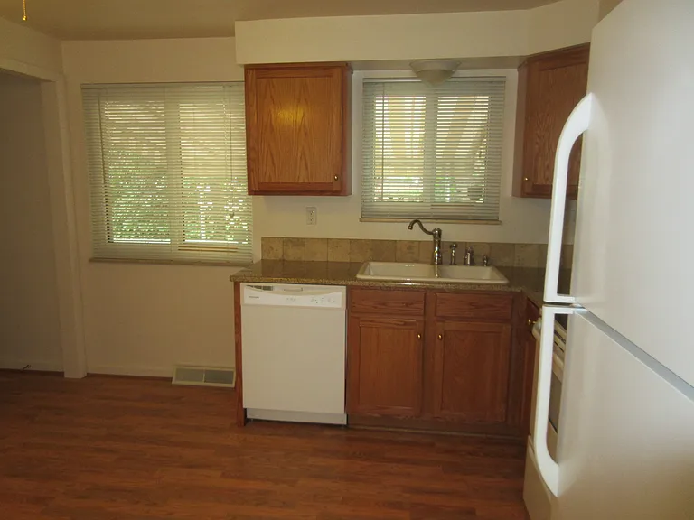 6023 Balsam St — Photo 3
