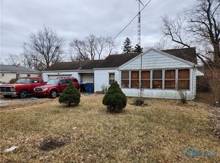 6132 Bay Shore Rd, Oregon, OH 43616