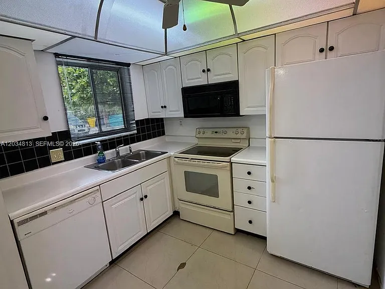 200 Waterway Dr S #107 — Photo 5