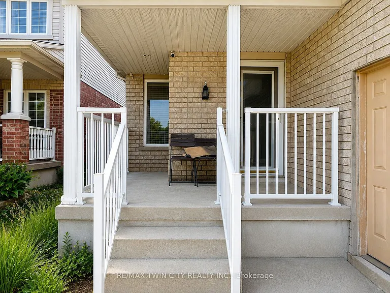 212 Colton Cir — Photo 2