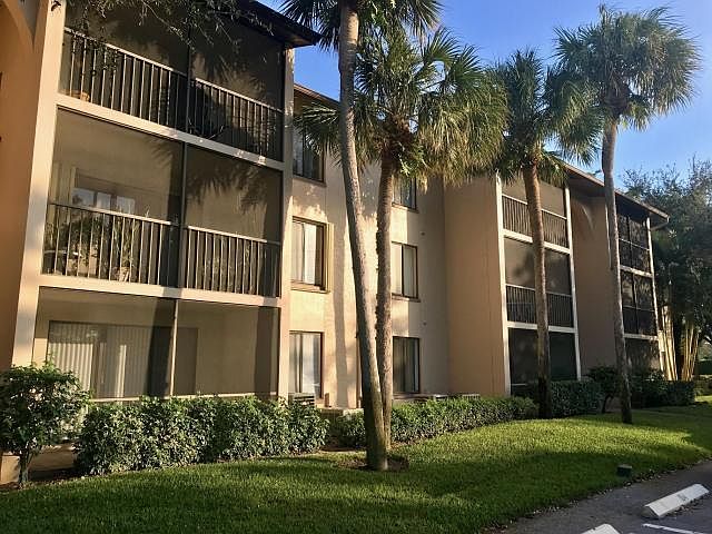 1st image of 205 Foxtail Dr