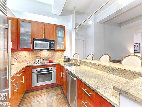 2nd image of 80 John St APT 6F