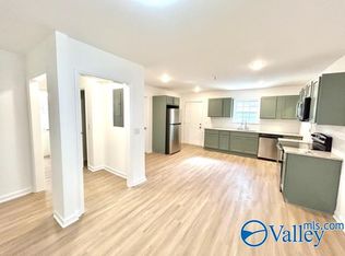 208 Meadow St #A, Scottsboro, AL 35768