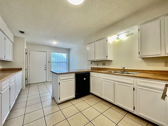 4th image of 1303 Conway Dr