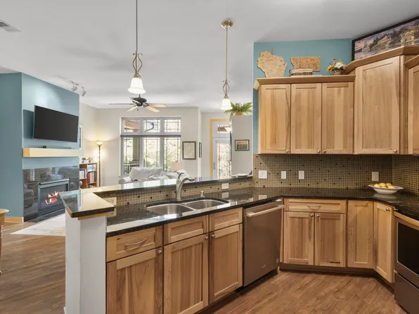 8724 Old Sauk Rd, Middleton, WI 53562