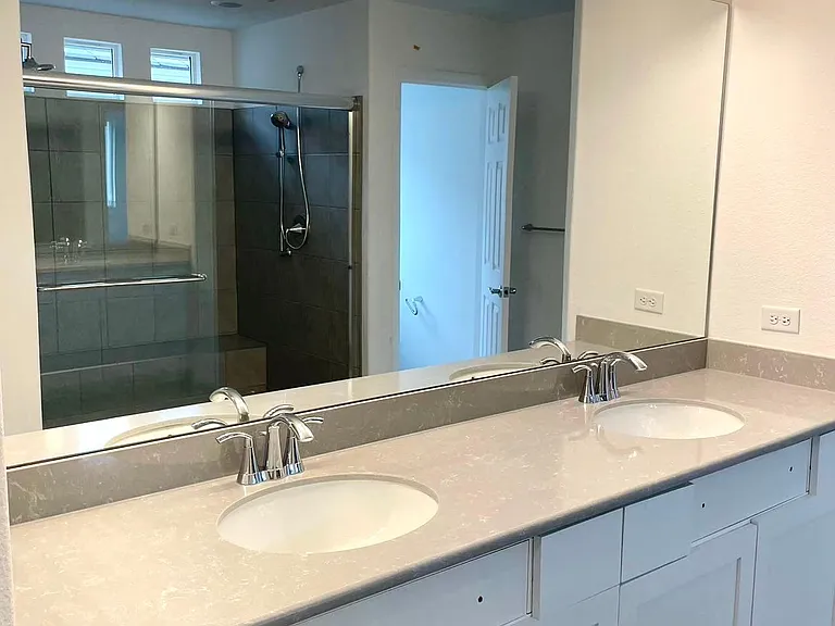 9747 Hawk Crest St — Photo 11