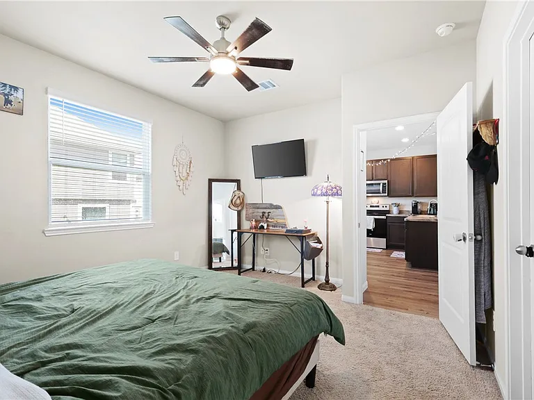 984 Rice Dr — Photo 7